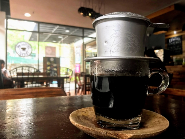 ベトナムのコーヒーチェーン店